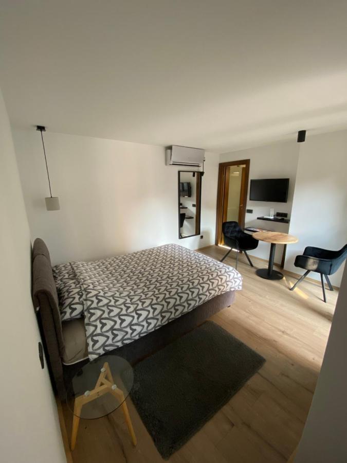 Apartment Nevena 3 ベオグラード エクステリア 写真